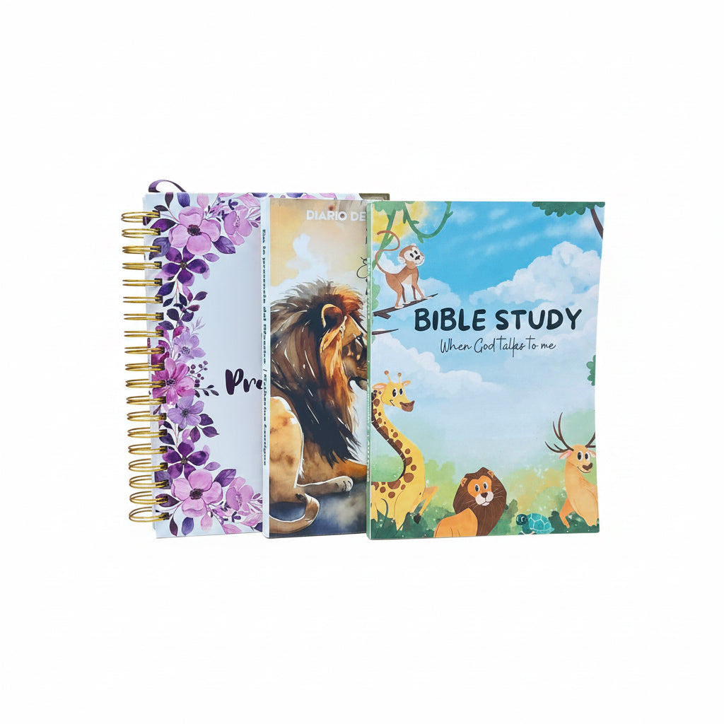 Bible Study Family Set – Kids & Men's Devotional Journals + God's Promises Edition (Spanish). Front cover set of the Bible Study Family Set – Spanish devotional journals for kids and men plus God's Promises Edition for Christian adults and families by Kairos Creations