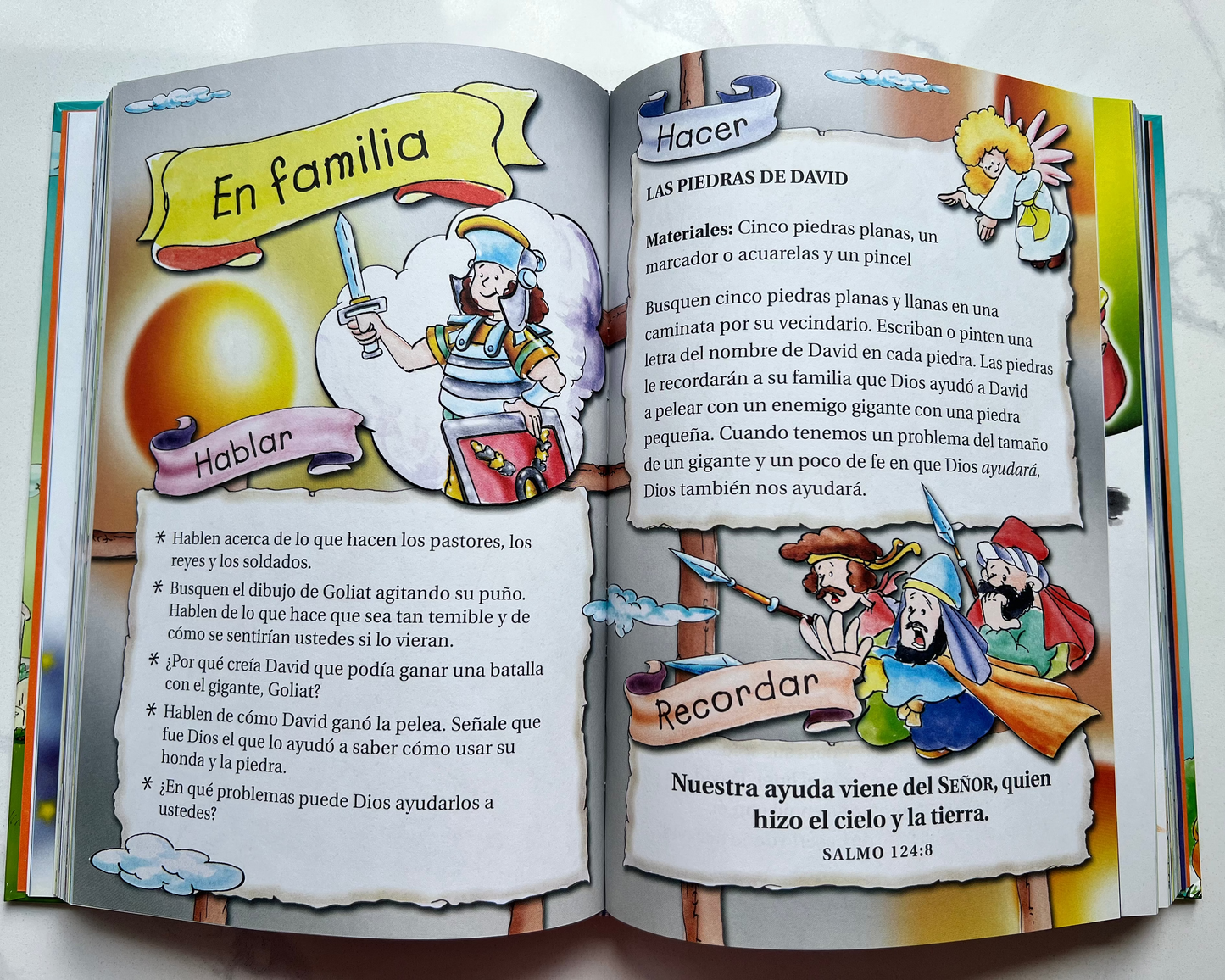 Interior pages of La Biblia Preescolar – The Preschool Bible in Spanish – colorful illustrated Bible stories for preschoolers ages 3–5